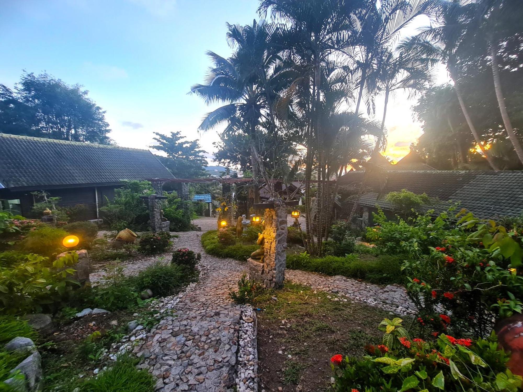 Boomerang Village Resort Kata Exterior photo