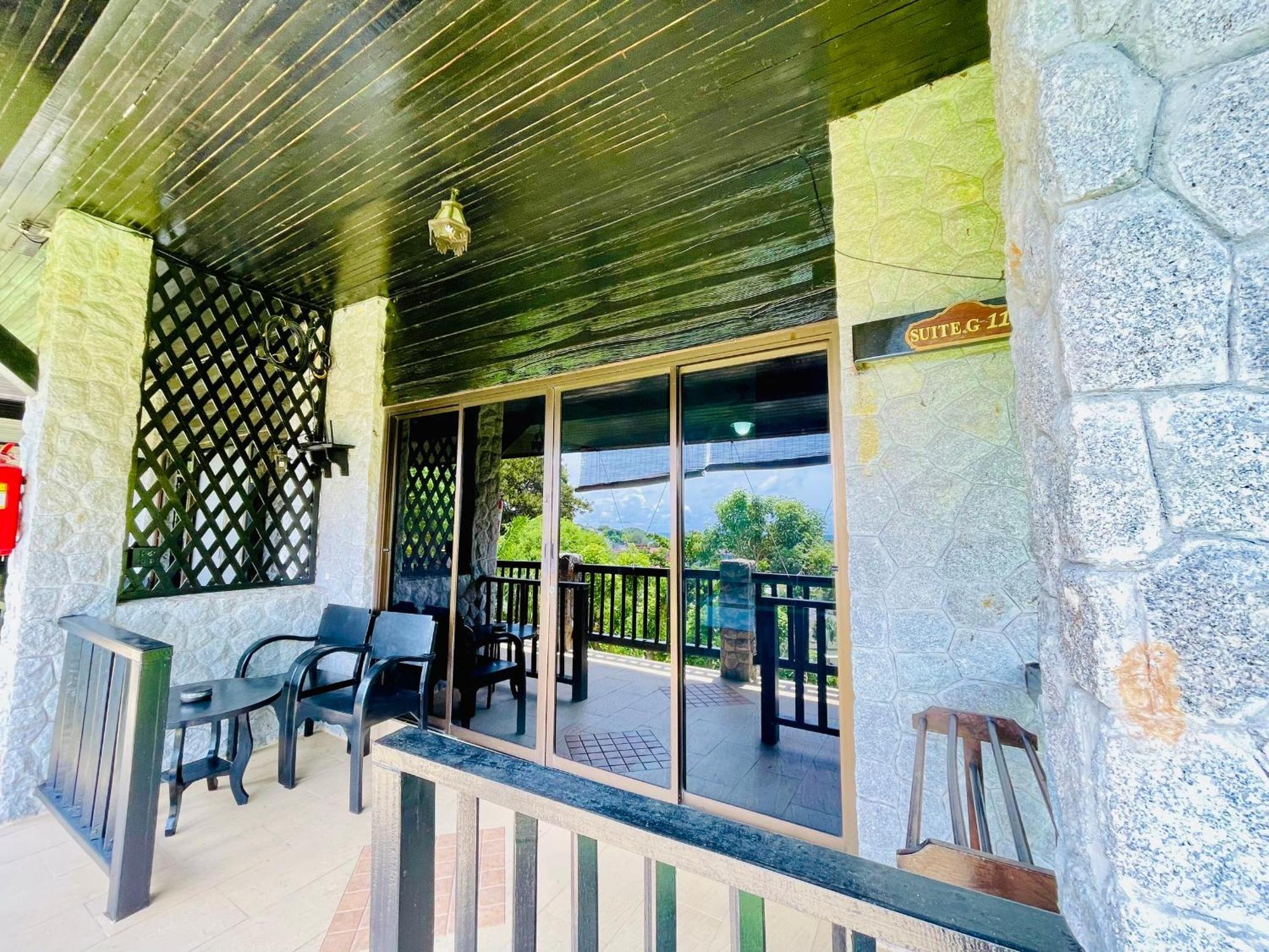 Boomerang Village Resort Kata Exterior photo